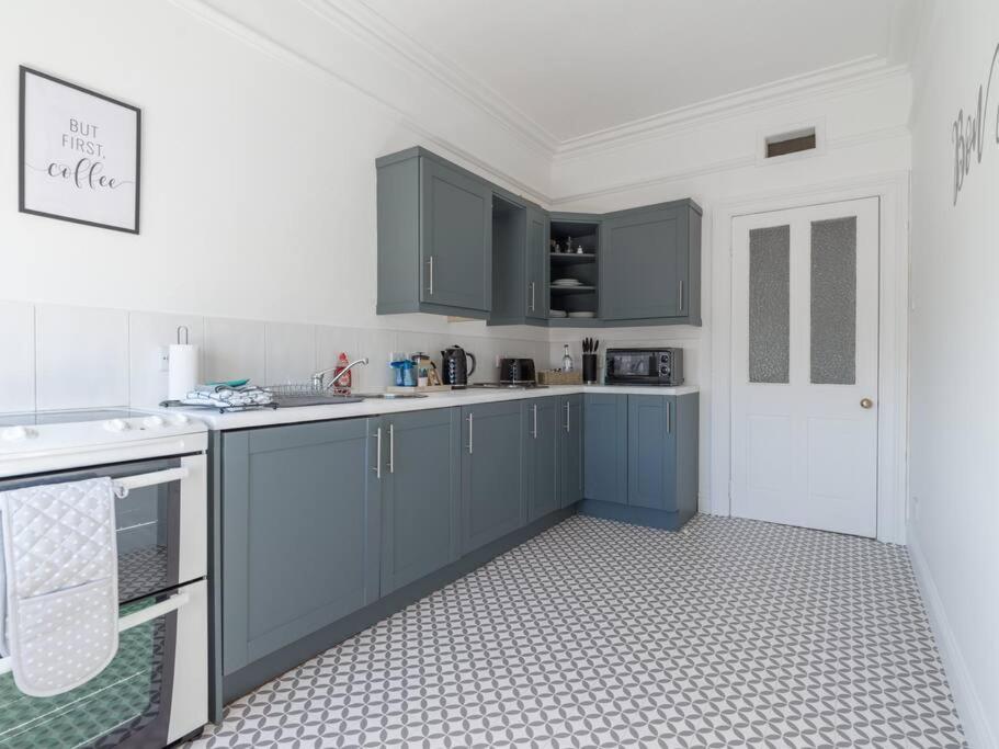 Longsands Beach, 4, Apartment *